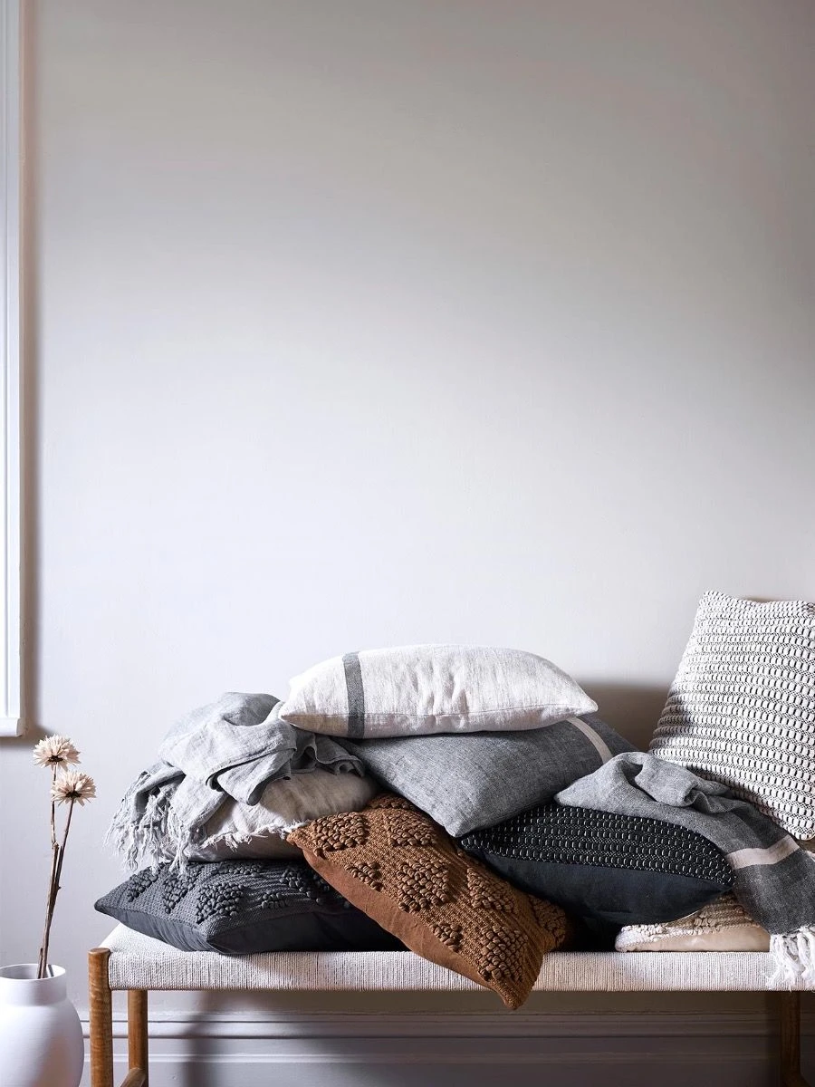 Husk Cushion - Ivory 6 Husk Cushion - Ivory - Image 4