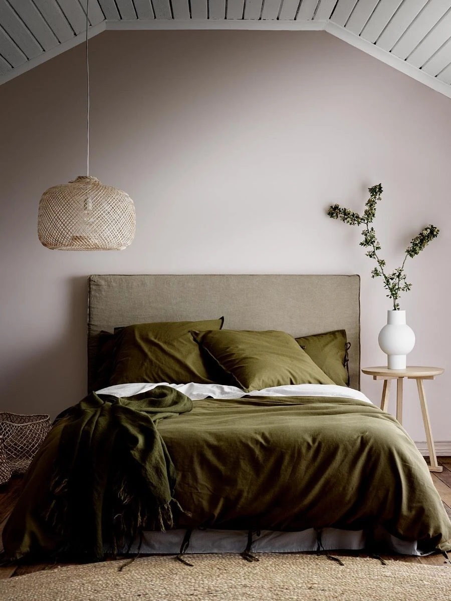 Vittoria Linen Slipcover Bedhead In Almond - Queen - Image 2