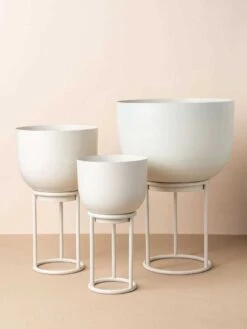 Yaamur Large Planter - Stone -Best Home saarde yaamur planters clay 2 3